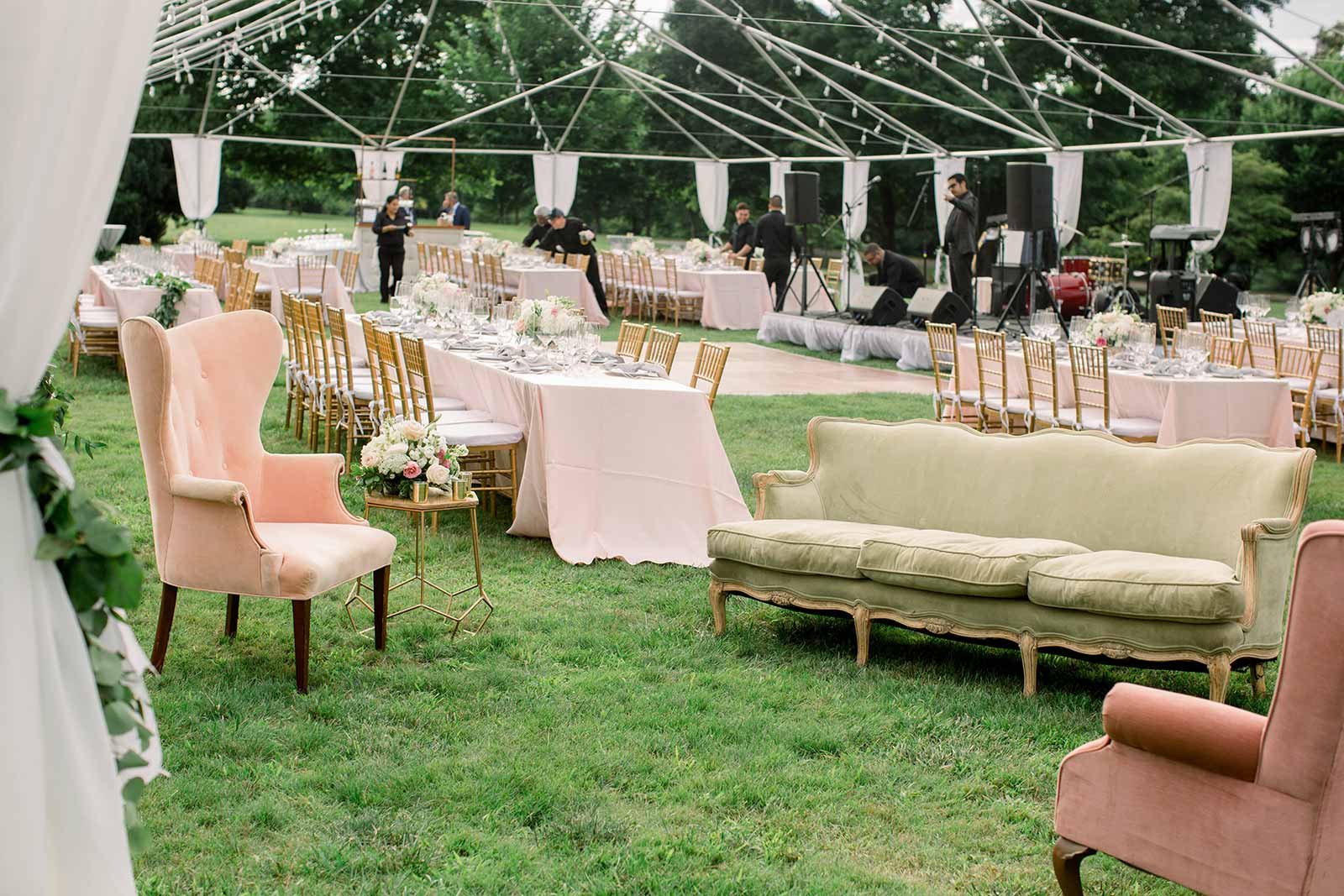 banner-CHL-wedding-tent-setup